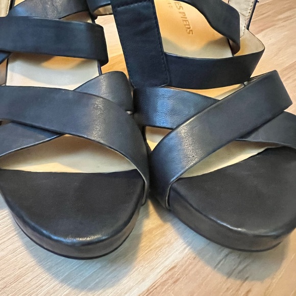 L’Amours Des Pieds Irene Wedge Sandal - Picture 4 of 6